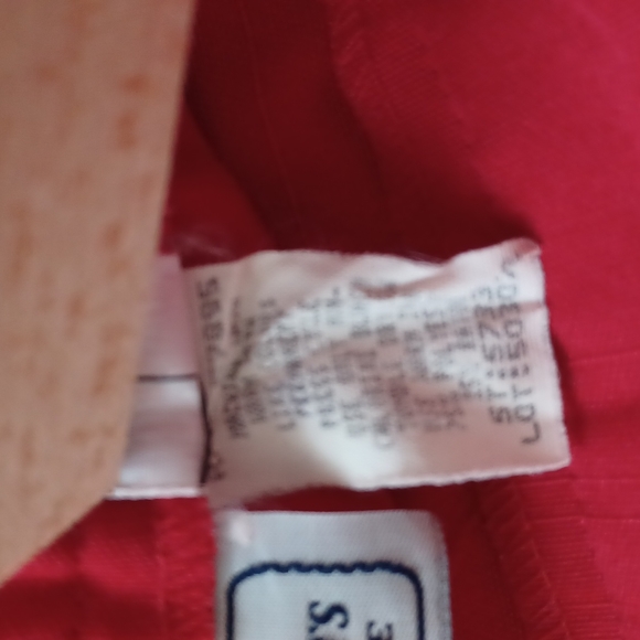 Requirements petite red lined pleated skirt size 14 petite zipper closure - Picture 7 of 8